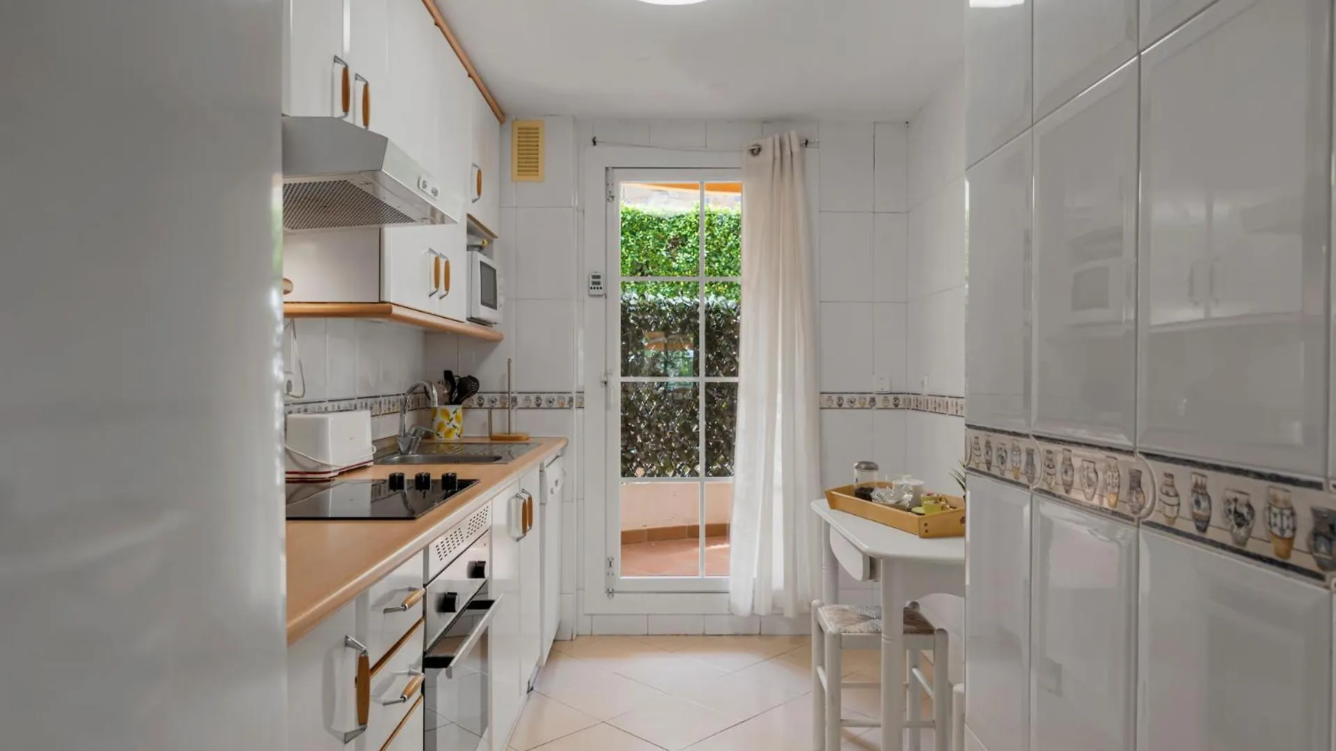 Best Location Duplex In Puerto Banus By Costarentals - Ref M40 马尔韦利亚 西班牙